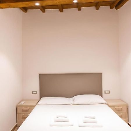 Cozy And Charmin 3Br Apartment Steps By Duomo Флоренция Экстерьер фото