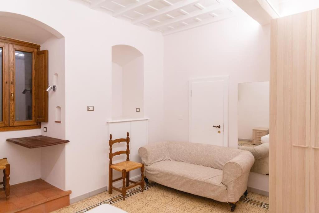 Cozy And Charmin 3Br Apartment Steps By Duomo Флоренция Экстерьер фото
