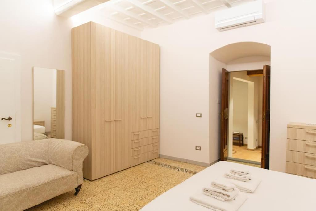 Cozy And Charmin 3Br Apartment Steps By Duomo Флоренция Экстерьер фото