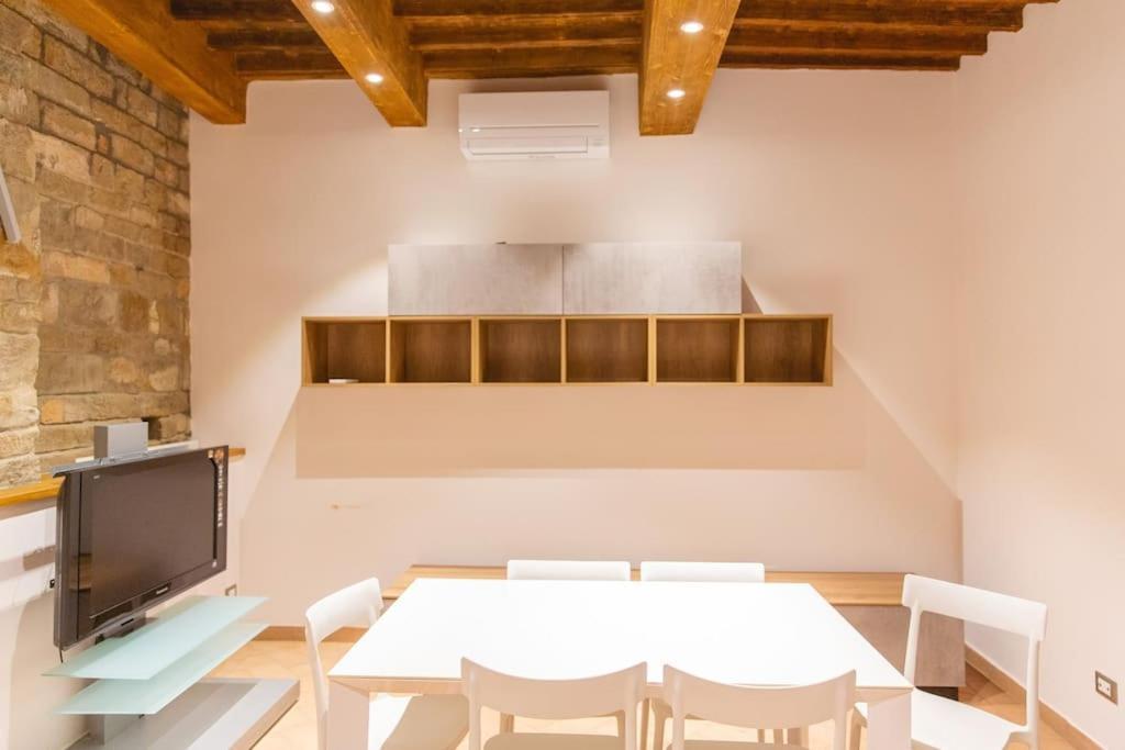 Cozy And Charmin 3Br Apartment Steps By Duomo Флоренция Экстерьер фото