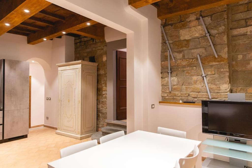 Cozy And Charmin 3Br Apartment Steps By Duomo Флоренция Экстерьер фото