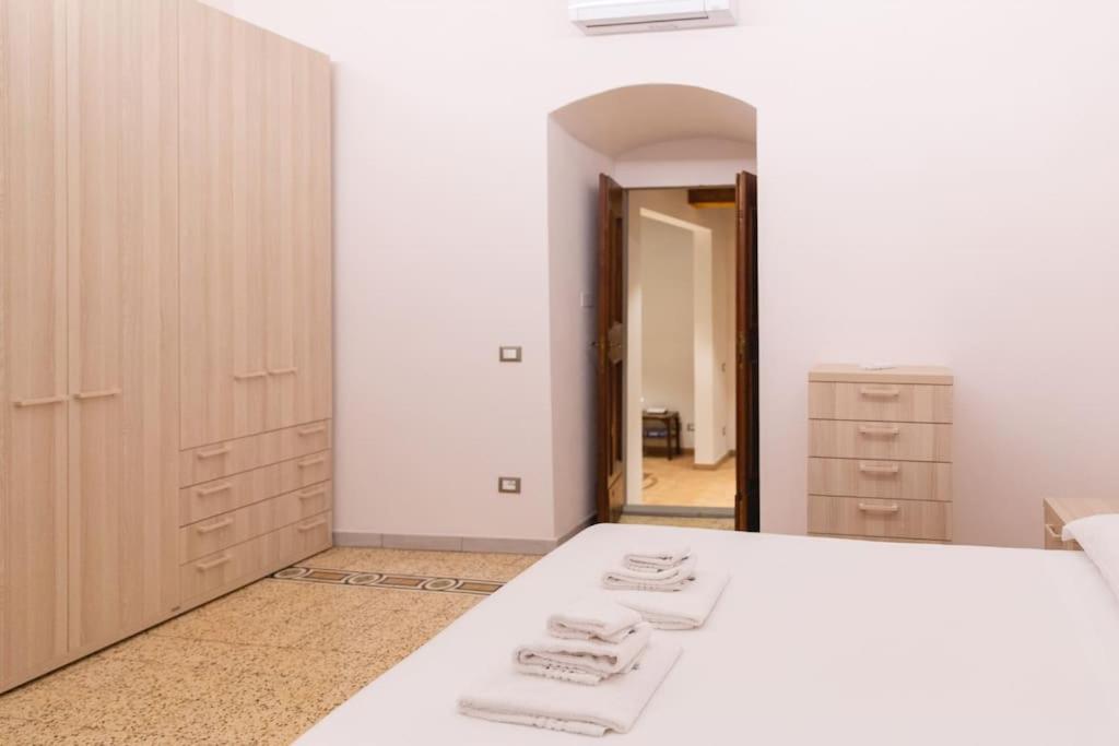 Cozy And Charmin 3Br Apartment Steps By Duomo Флоренция Экстерьер фото