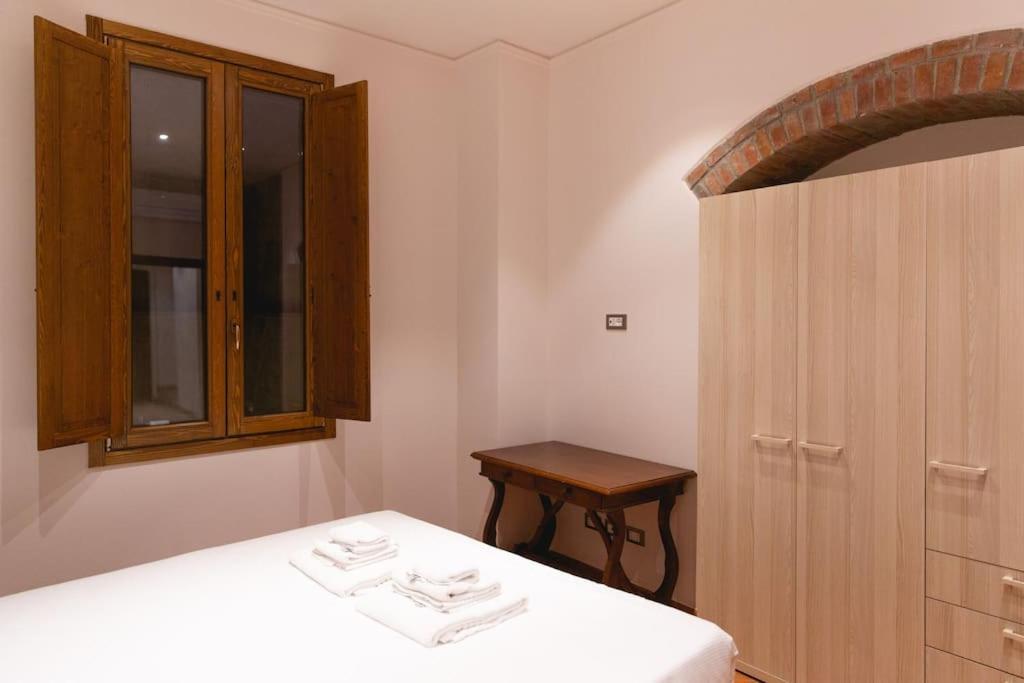 Cozy And Charmin 3Br Apartment Steps By Duomo Флоренция Экстерьер фото
