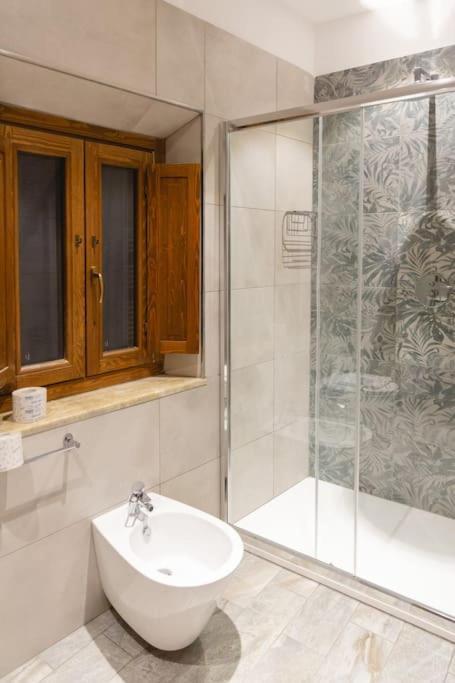 Cozy And Charmin 3Br Apartment Steps By Duomo Флоренция Экстерьер фото